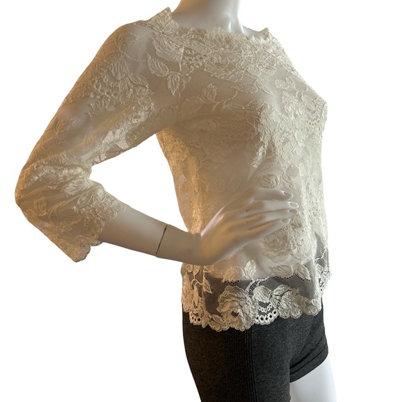 JOSIE NATORI
Imagine Allover
Lace Top Color: Warm White size M/L 
Good condition - Picture 7 of 13